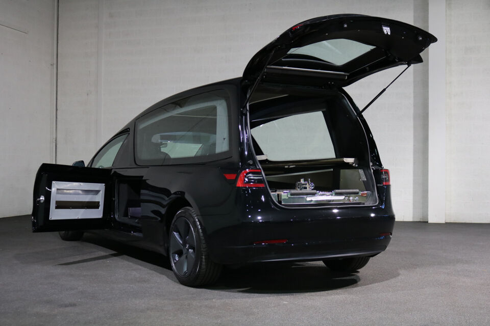 Tesla Hearse 3 Long Range AWD Dual Motor Begrafeniswagen (Nieuw)