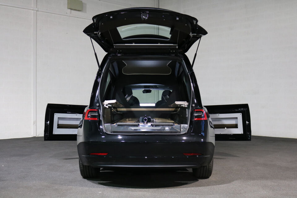 Tesla Hearse 3 Long Range AWD Dual Motor Begrafeniswagen (Nieuw)