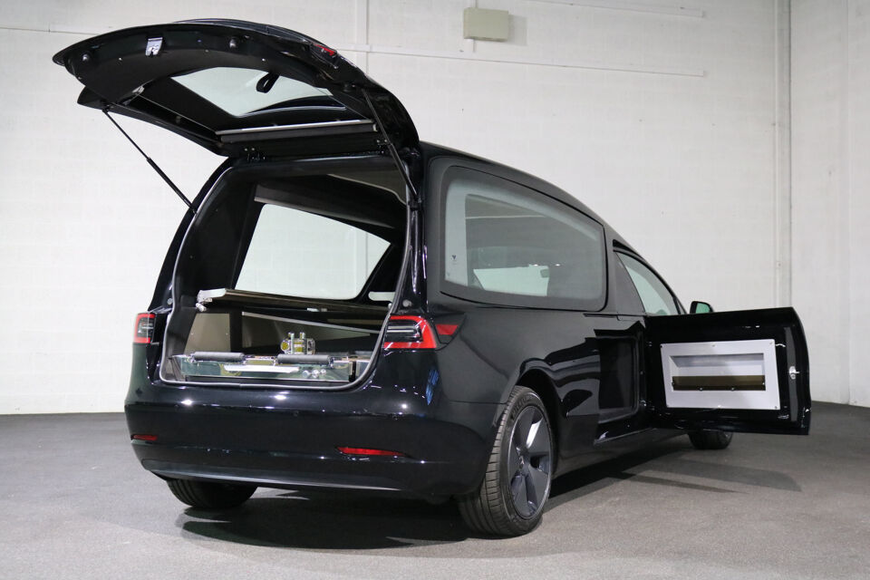 Tesla Hearse 3 Long Range AWD Dual Motor Begrafeniswagen (Nieuw)