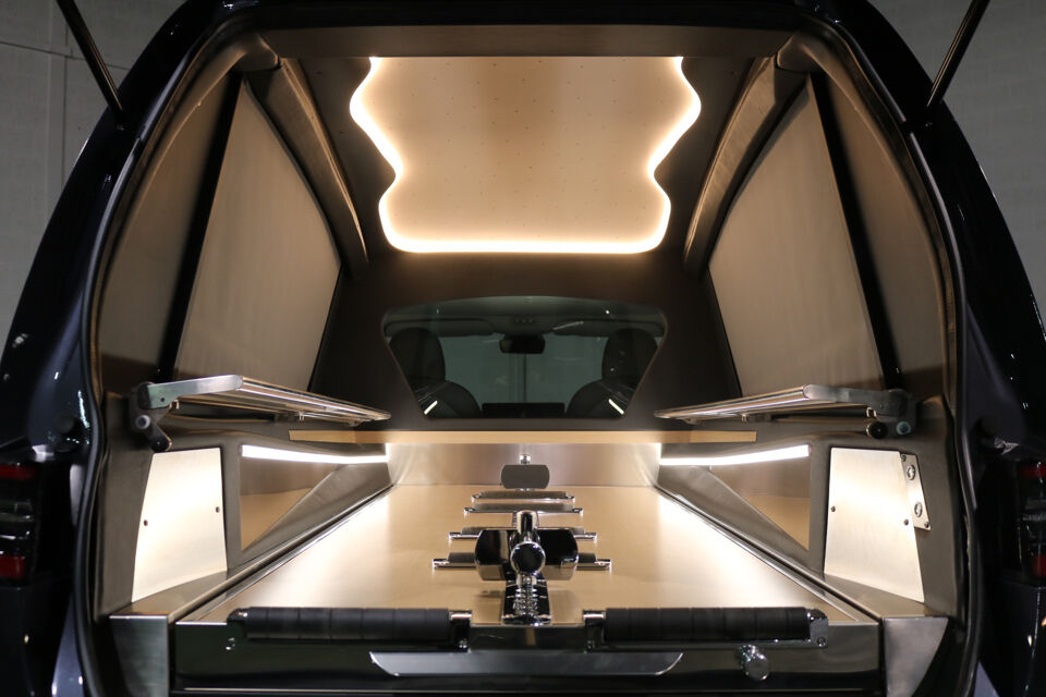 Tesla Hearse 3 Long Range AWD Dual Motor Begrafeniswagen (Nieuw)