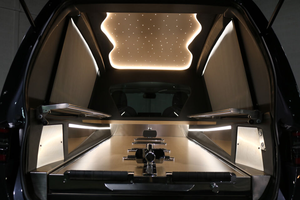 Tesla Hearse 3 Long Range AWD Dual Motor Begrafeniswagen (Nieuw)