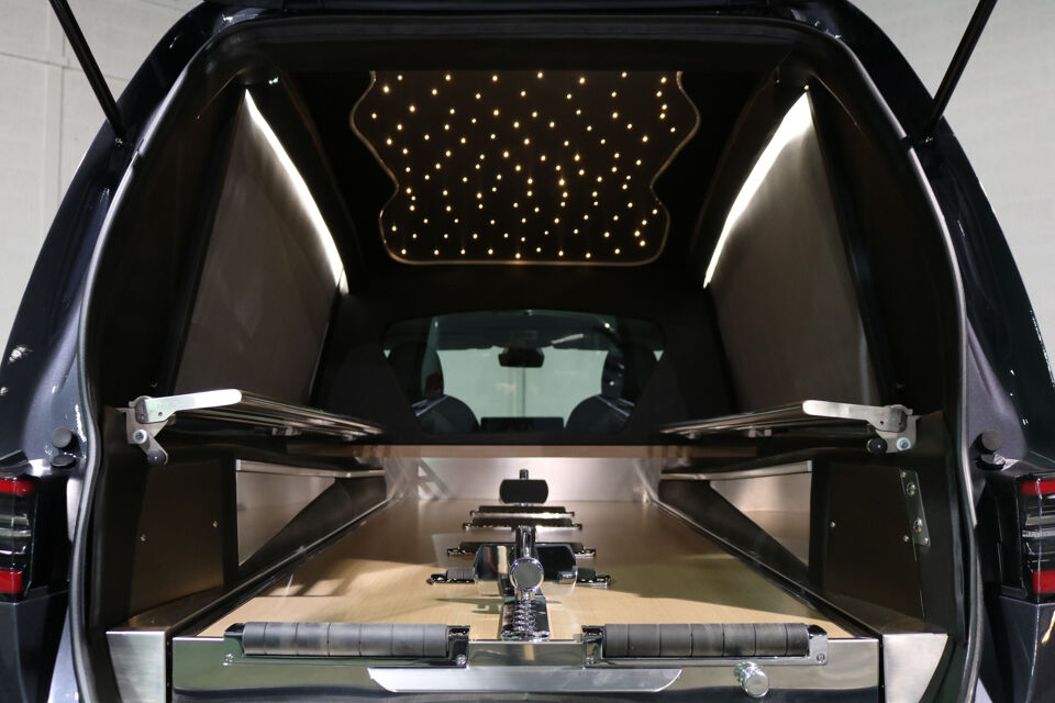 Tesla Hearse 3 Long Range AWD Dual Motor Begrafeniswagen (Nieuw)