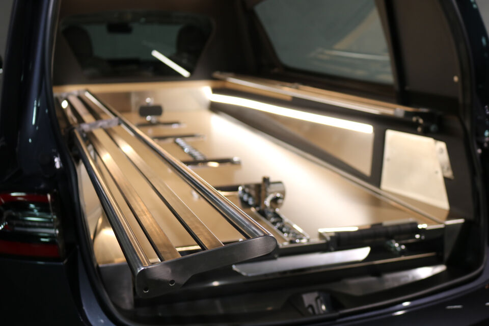 Tesla Hearse 3 Long Range AWD Dual Motor Begrafeniswagen (Nieuw)