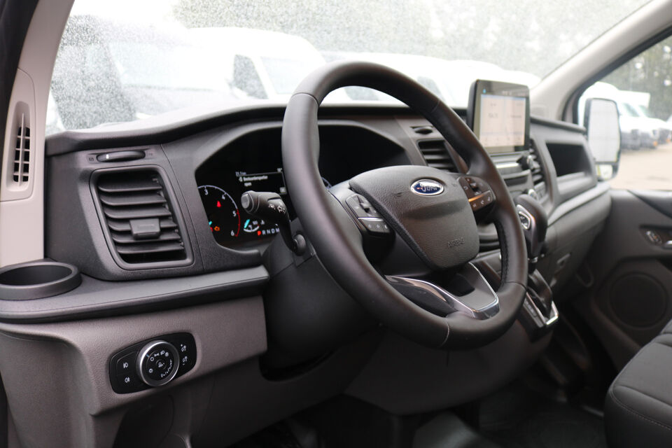 Ford Transit Custom 2.0 TDCI 130pk L2 H1 Black Edition Automaat Airco Camera Apple Carplay