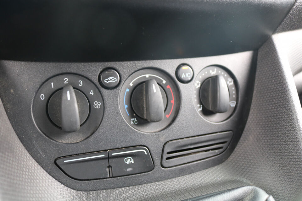 Ford Transit Connect 1.5 TDCI 75pk Euro 6 L1 Trend Airco Trekhaak
