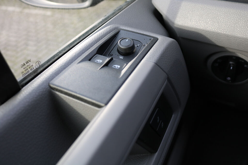 VW-Bedrijfswagens Crafter 2.0 TDI 140pk L3 H3 Automaat Airco Navigatie Apple Carplay Camera