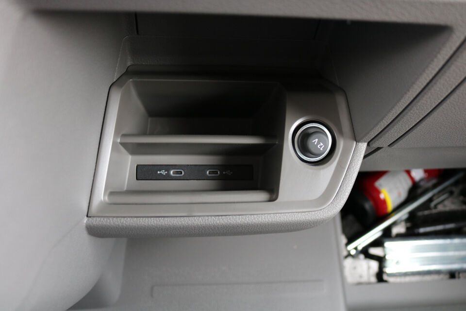 VW-Bedrijfswagens Crafter 2.0 TDI 140pk L3 H3 Automaat Airco Navigatie Apple Carplay Camera