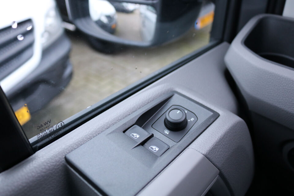 VW-Bedrijfswagens Crafter 2.0 TDI 140pk L3 H3 Automaat Airco Navigatie Apple Carplay Camera
