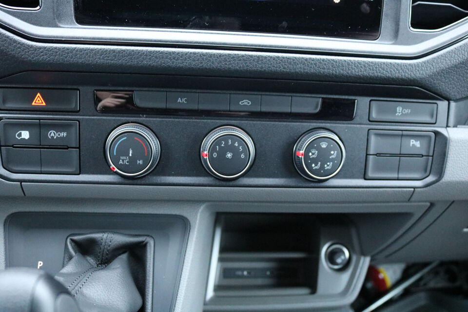 VW-Bedrijfswagens Crafter 2.0 TDI 140pk L3 H3 Automaat Airco Navigatie Apple Carplay Camera