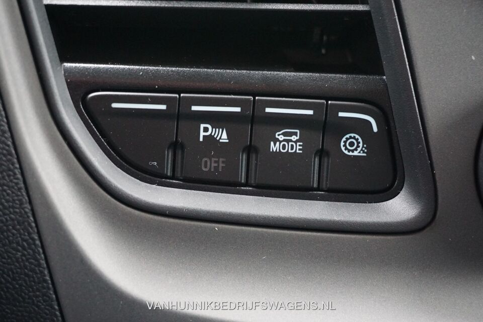 Ford Transit Custom 300L 130 PK Trend DEMO Auto BPM VRIJ!!