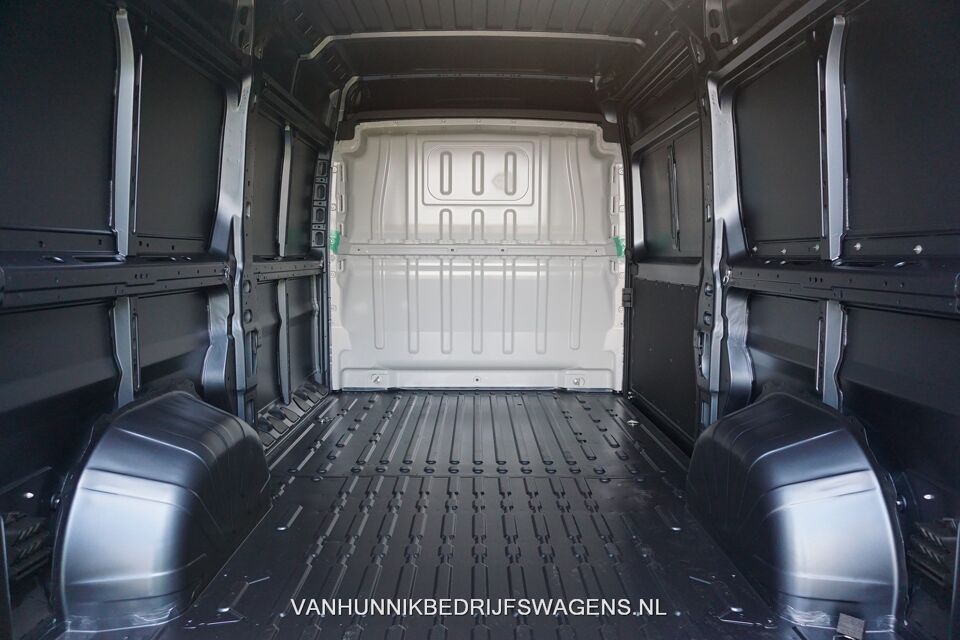 Opel Movano 3500 2.2 CDTI 140PK L2H2 BPM VRIJ!!