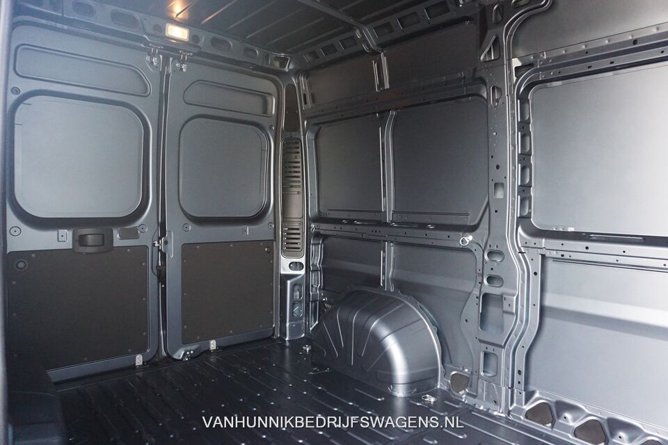 Opel Movano 3500 2.2 CDTI 140PK L2H2 BPM VRIJ!!
