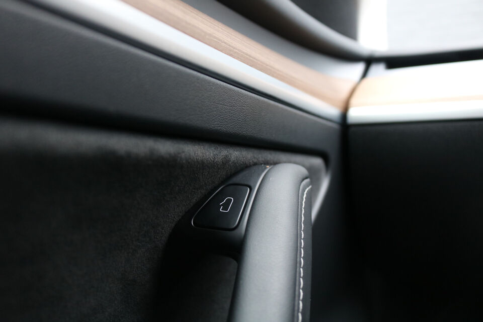 Tesla Hearse 3 Long Range AWD Dual Motor Begrafeniswagen (Nieuw)