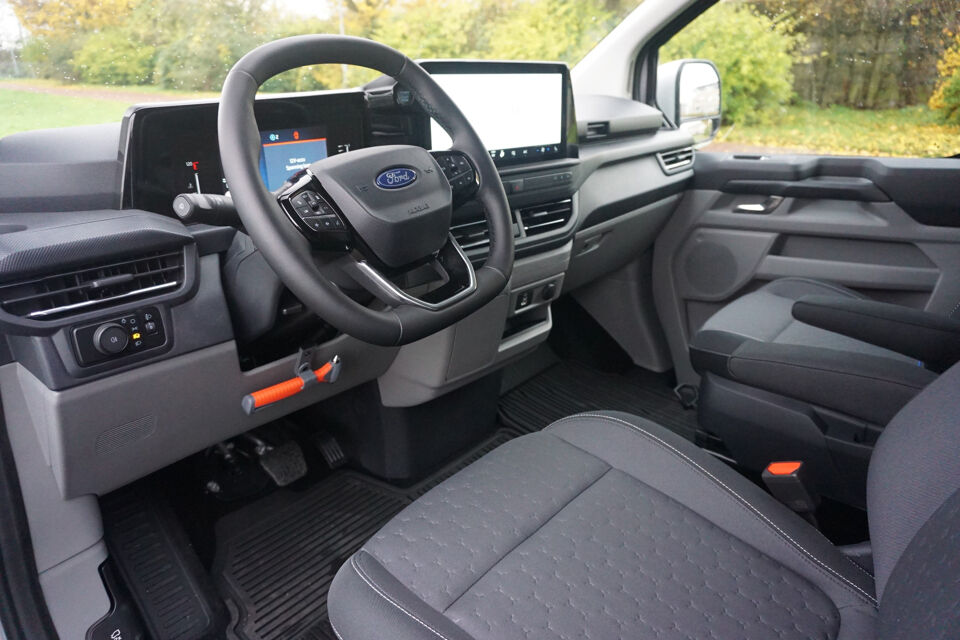 Ford Transit Custom 300L 170PK DC Limited AUT BPM VRIJ!!