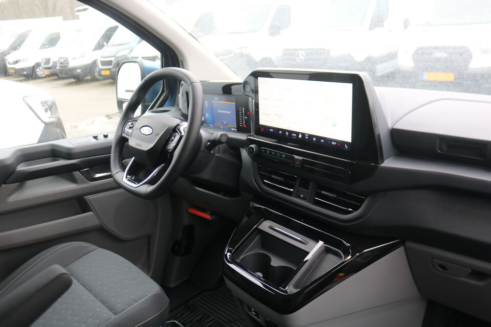 Ford Transit Custom 2.0 TDci L2 H1 DC Limited Automaat Airco Navigatie Camera (360Gr)