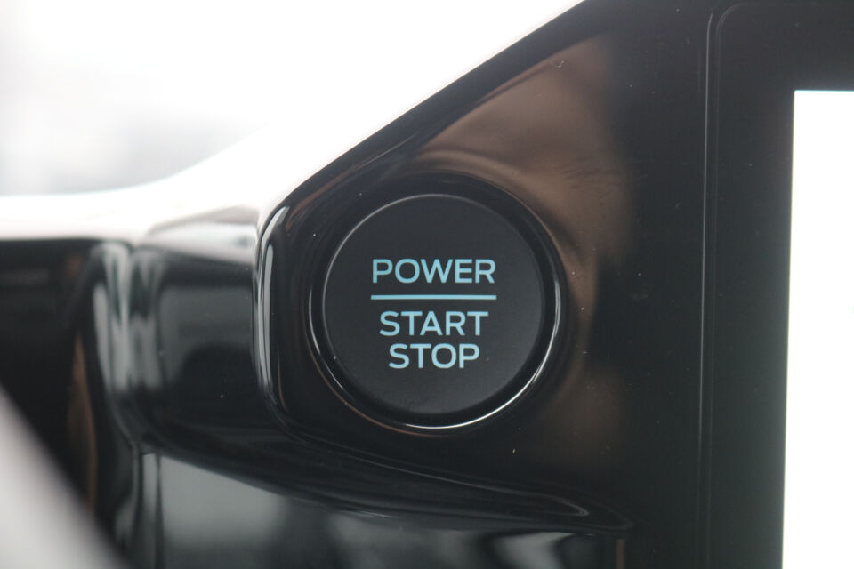 Ford Transit Custom 2.0 TDci L2 H1 DC Limited Automaat Airco Navigatie Camera (360Gr)