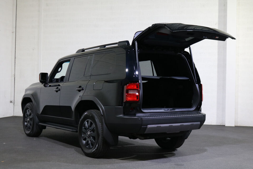 Toyota Land Cruiser 2.8 D-4D Grijs Kenteken Nieuw Model Trekhaak BPM Vrij