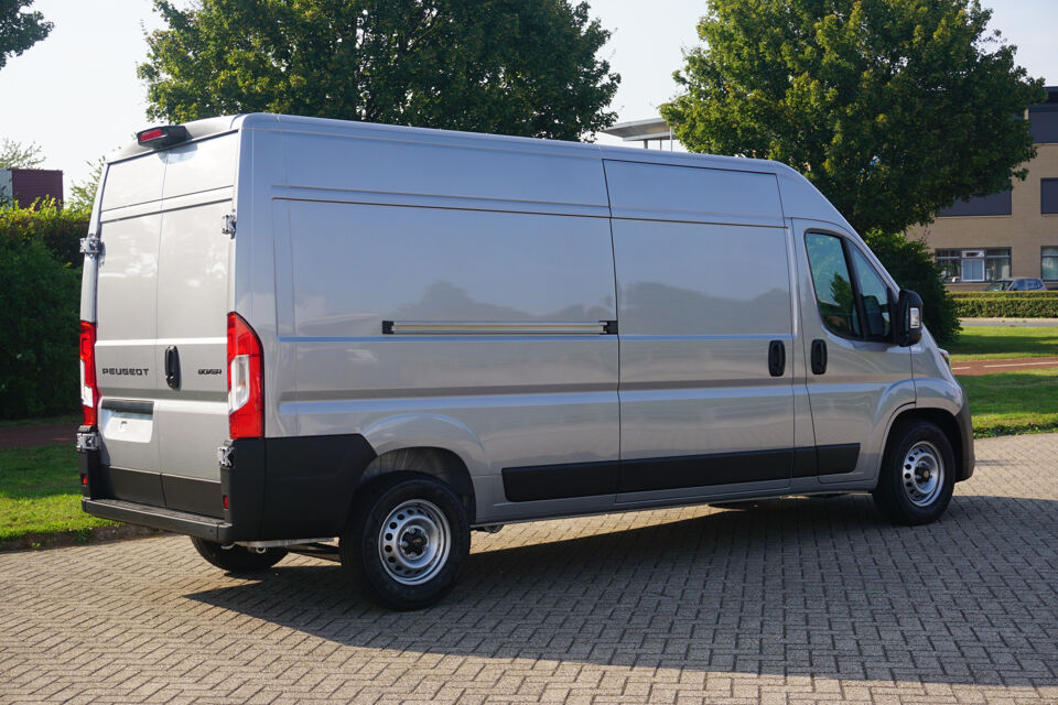 Peugeot Boxer 35+ Heavy 2.2HDI 180PK EAT8 Automaat L3H2 BPM VRIJ!!
