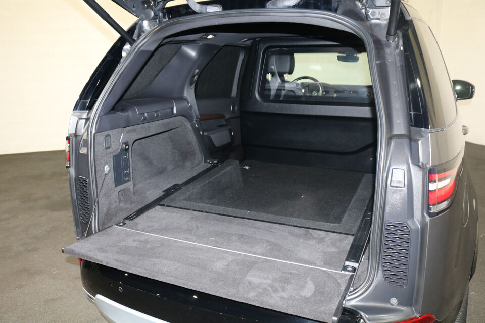 Land Rover Discovery 3.0 Td6 HSE Black Line Grijs Kenteken BPM vrij