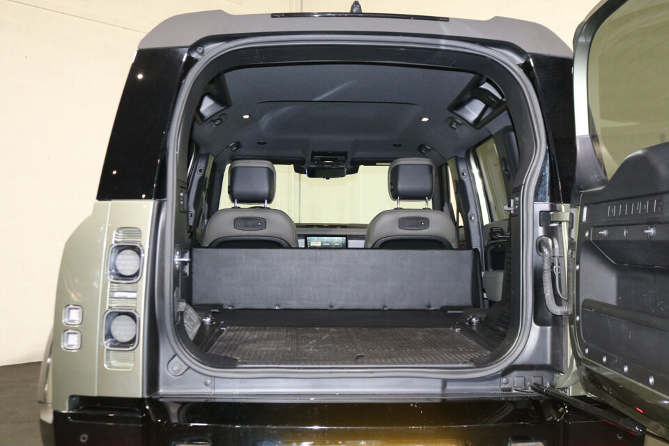 Land Rover Defender 3.0 D300 110 MHEV S Grijs Kenteken BPM Vrij