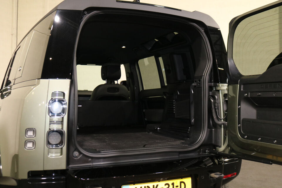 Land Rover Defender 3.0 D300 110 MHEV S Grijs Kenteken BPM Vrij