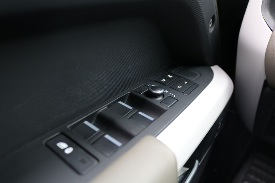 Land Rover Defender 3.0 D300 110 MHEV S Grijs Kenteken BPM Vrij