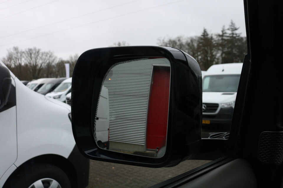 Land Rover Defender 3.0 D300 110 MHEV S Grijs Kenteken BPM Vrij