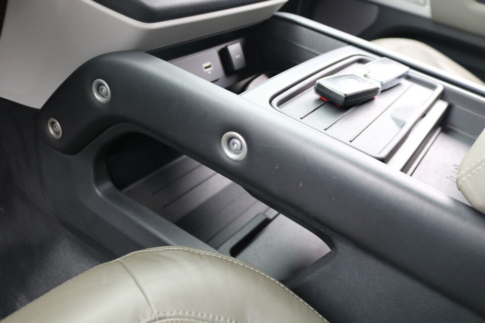 Land Rover Defender 3.0 D300 110 MHEV S Grijs Kenteken BPM Vrij