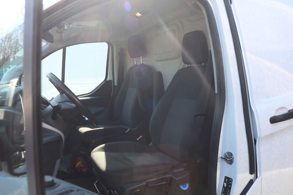 Ford Transit Custom 2.0 TDci 130pk L2 H1 Trend Airco 2.8T Trekhaak Euro 6