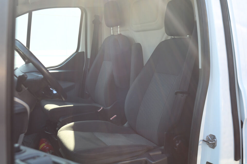 Ford Transit Custom 2.0 TDci 130pk L2 H1 Trend Airco 2.8T Trekhaak Euro 6