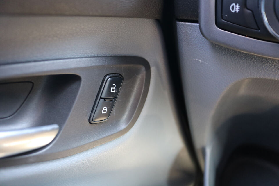 Ford Transit Custom 2.0 TDci 130pk L2 H1 Trend Airco 2.8T Trekhaak Euro 6