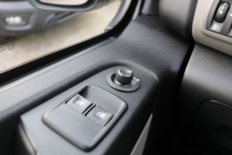Nissan NV300 1.6 dCi 125pk L2 H1 Airco Navigatie Trekhaak