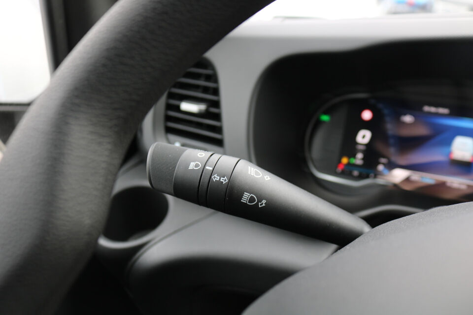 Iveco Daily 35S18 Hi-Matic L2 H2 Airco Navigatie Trekhaak Digitaal Dashboard