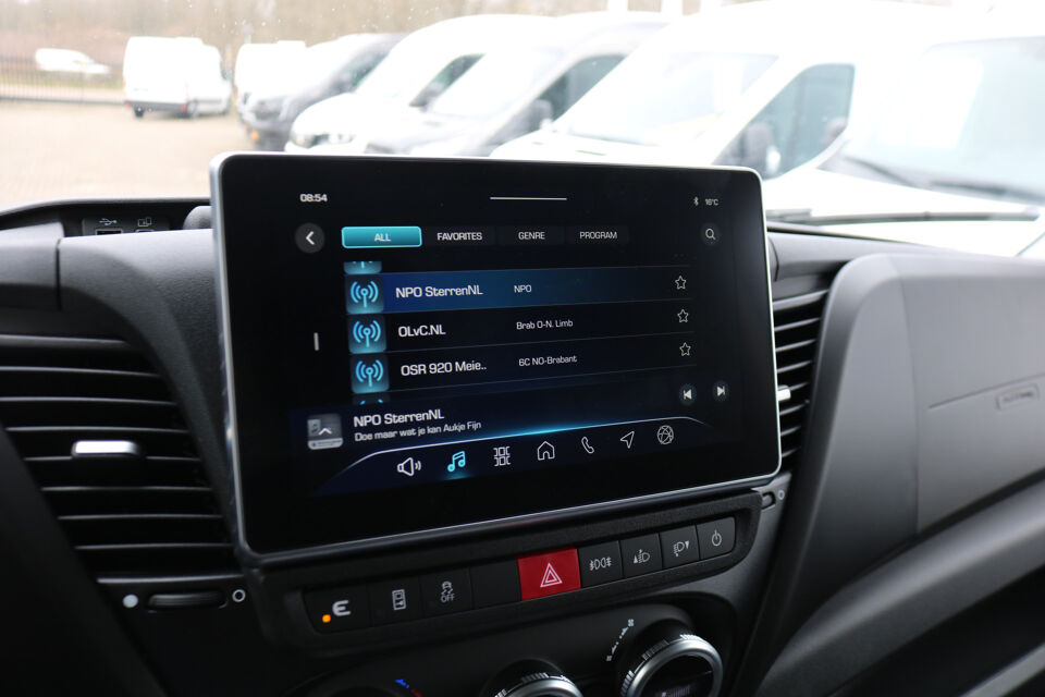 Iveco Daily 35S18 Hi-Matic L2 H2 Airco Navigatie Trekhaak Digitaal Dashboard