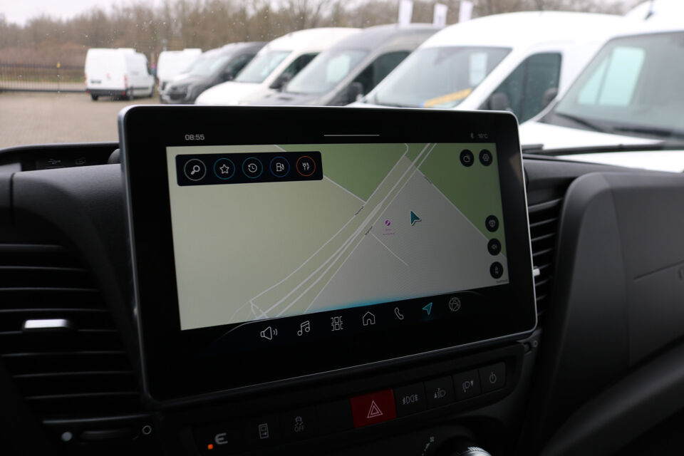 Iveco Daily 35S18 Hi-Matic L2 H2 Airco Navigatie Trekhaak Digitaal Dashboard