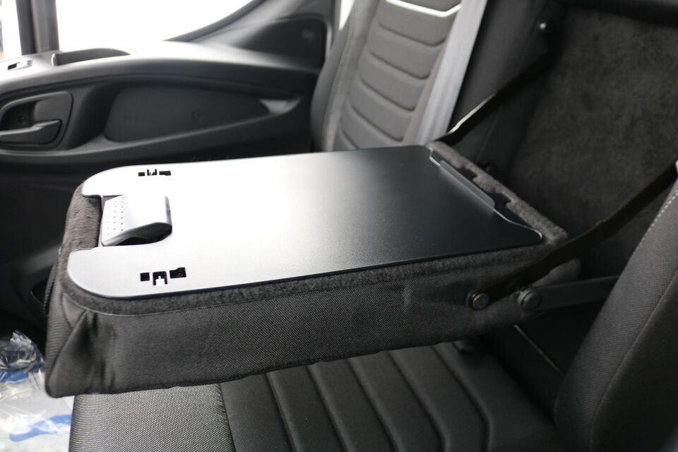 Iveco Daily 35S18 Hi-Matic L2 H2 Airco Navigatie Trekhaak Digitaal Dashboard