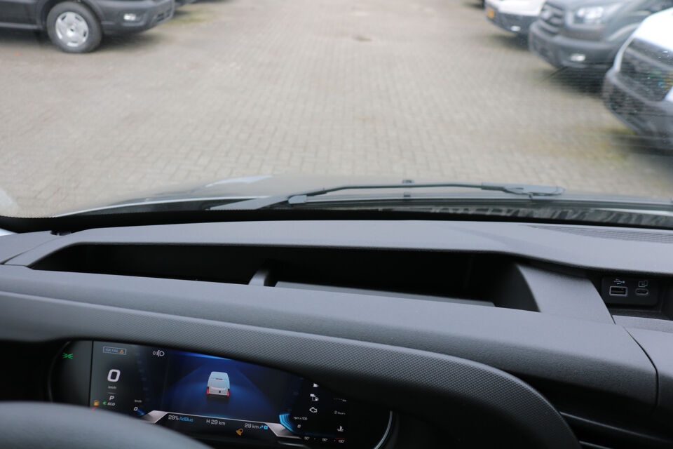 Iveco Daily 35S18 Hi-Matic L2 H2 Airco Navigatie Trekhaak Digitaal Dashboard