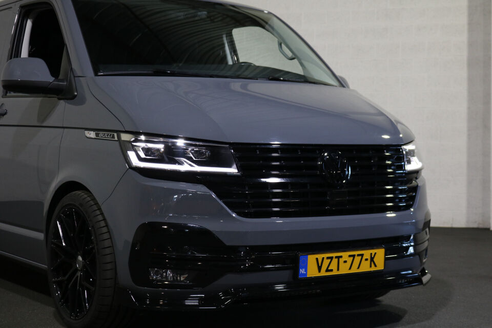 VW-Bedrijfswagens Transporter 2.0 TDI L2H1 204pk Bulli Automaat Trekhaak Lederen Stoelen Camera