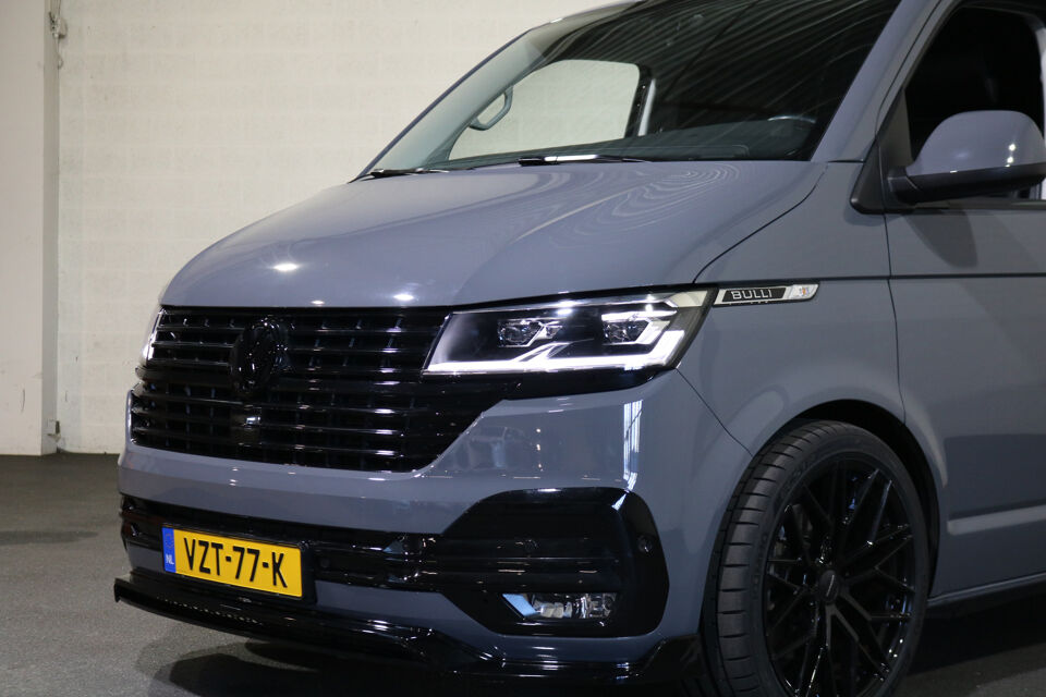 VW-Bedrijfswagens Transporter 2.0 TDI L2H1 204pk Bulli Automaat Trekhaak Lederen Stoelen Camera