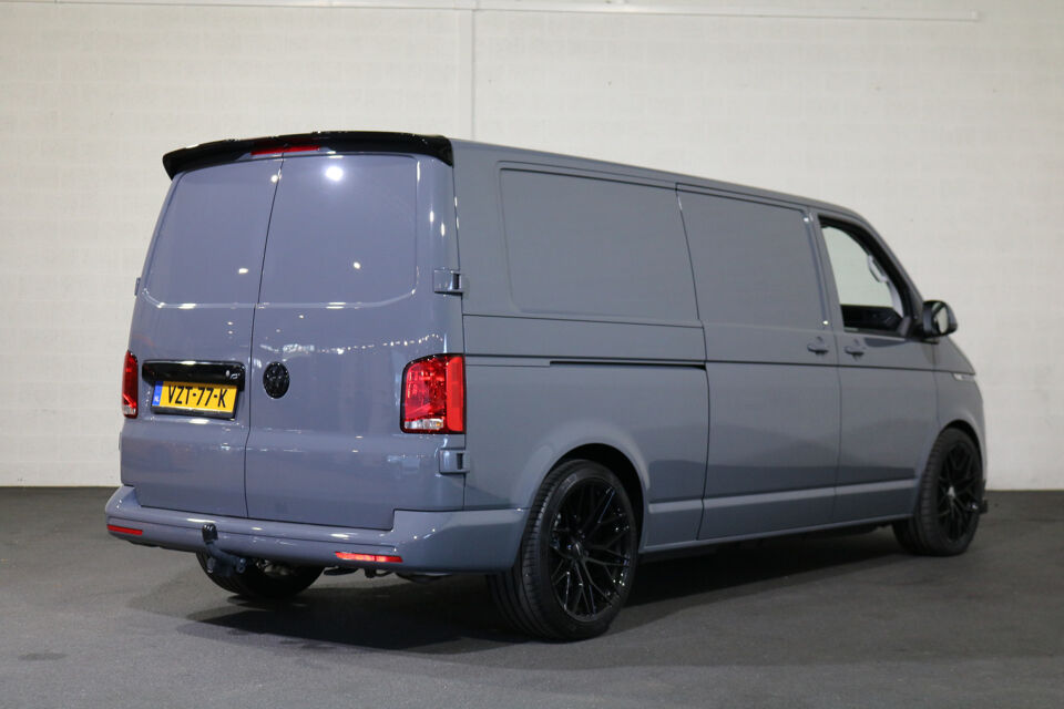 VW-Bedrijfswagens Transporter 2.0 TDI L2H1 204pk Bulli Automaat Trekhaak Lederen Stoelen Camera