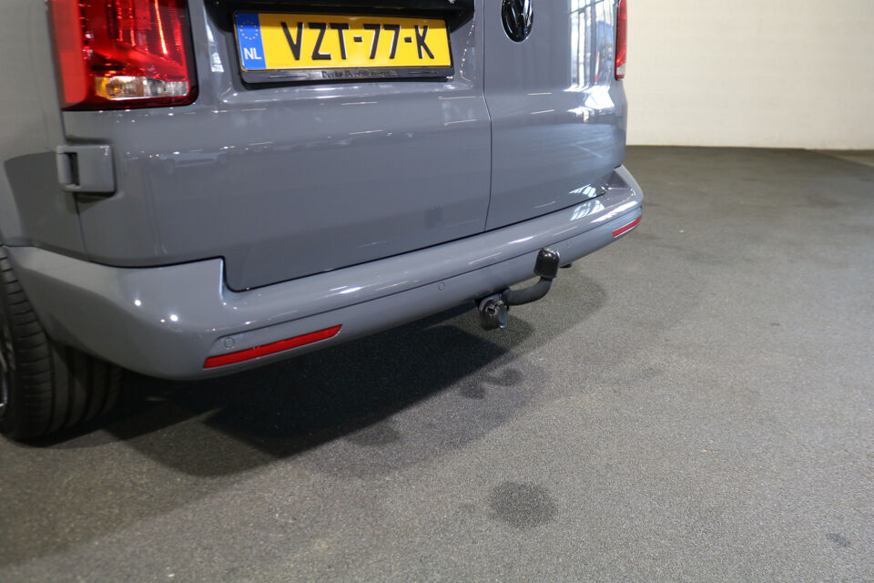 VW-Bedrijfswagens Transporter 2.0 TDI L2H1 204pk Bulli Automaat Trekhaak Lederen Stoelen Camera