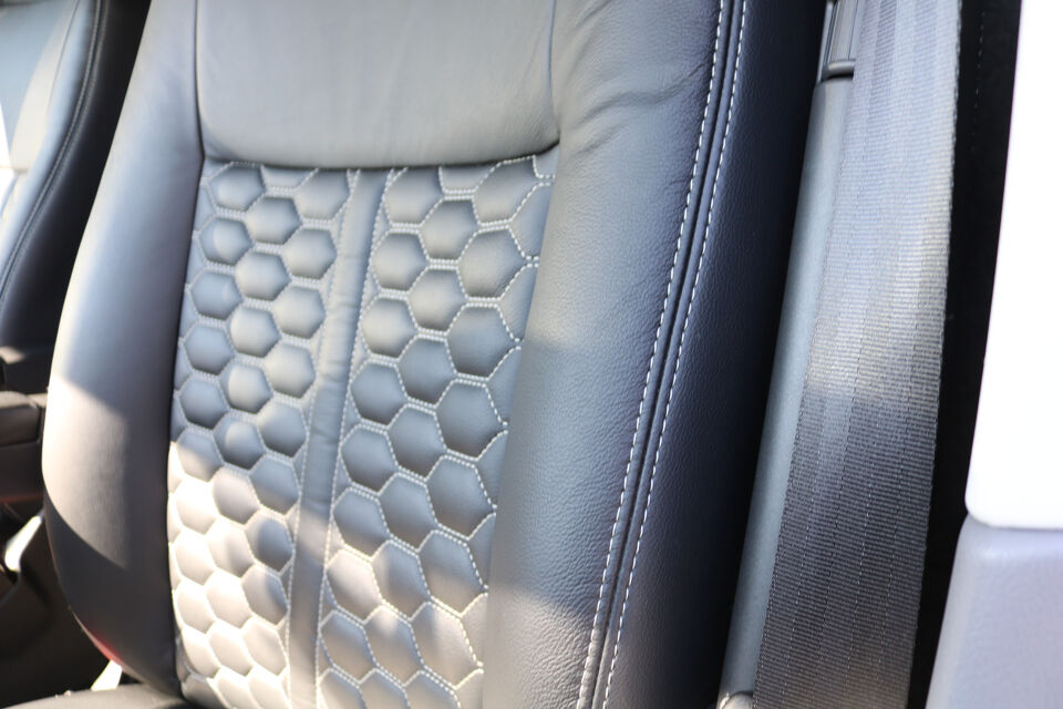 VW-Bedrijfswagens Transporter 2.0 TDI L2H1 204pk Bulli Automaat Trekhaak Lederen Stoelen Camera