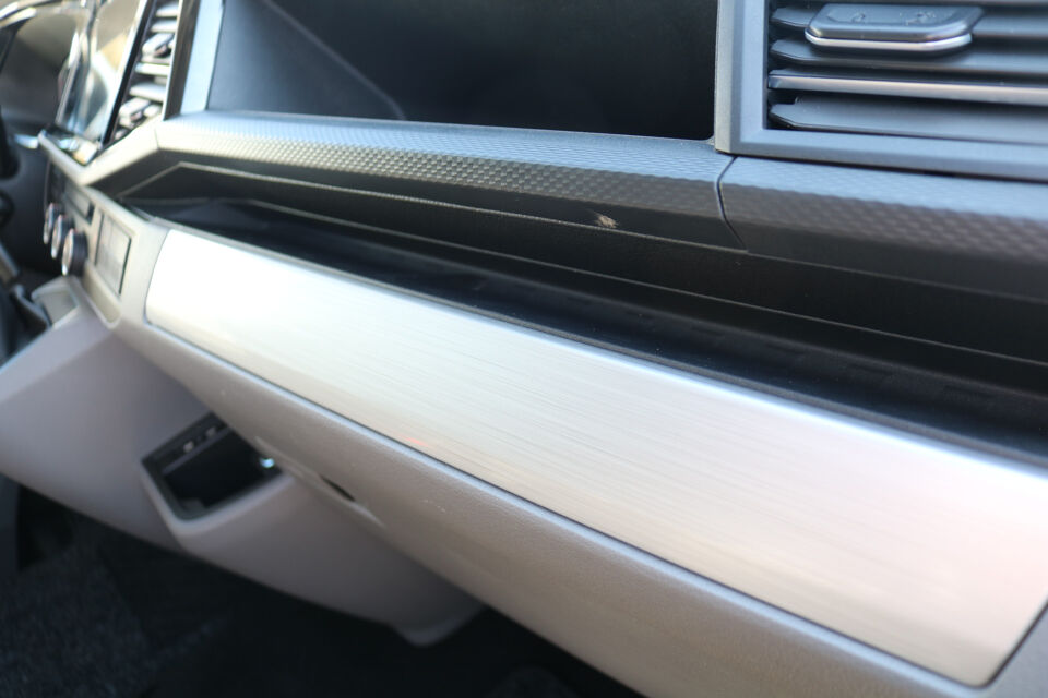 VW-Bedrijfswagens Transporter 2.0 TDI L2H1 204pk Bulli Automaat Trekhaak Lederen Stoelen Camera