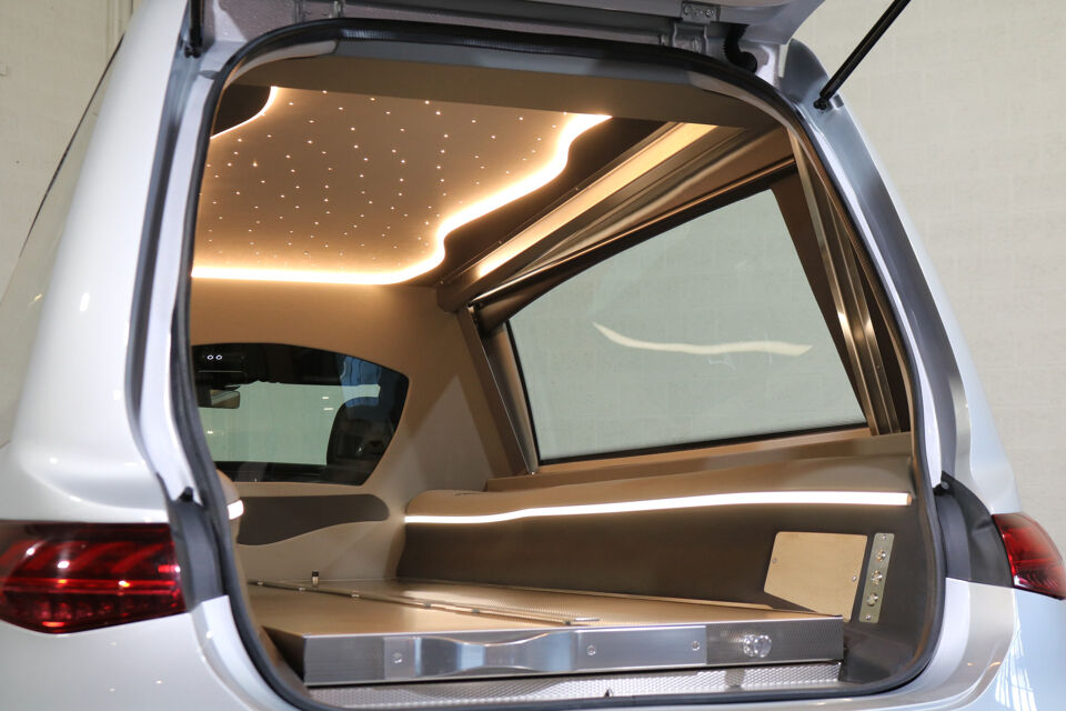 Mercedes-Benz EQE 350 Begrafenisauto Luchtvering