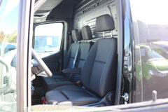 Mercedes-Benz Sprinter 319 CDI L2 H2 Airco Navigatie 3.5T Trekhaak 360 Graden Camera Adapt. Cruise