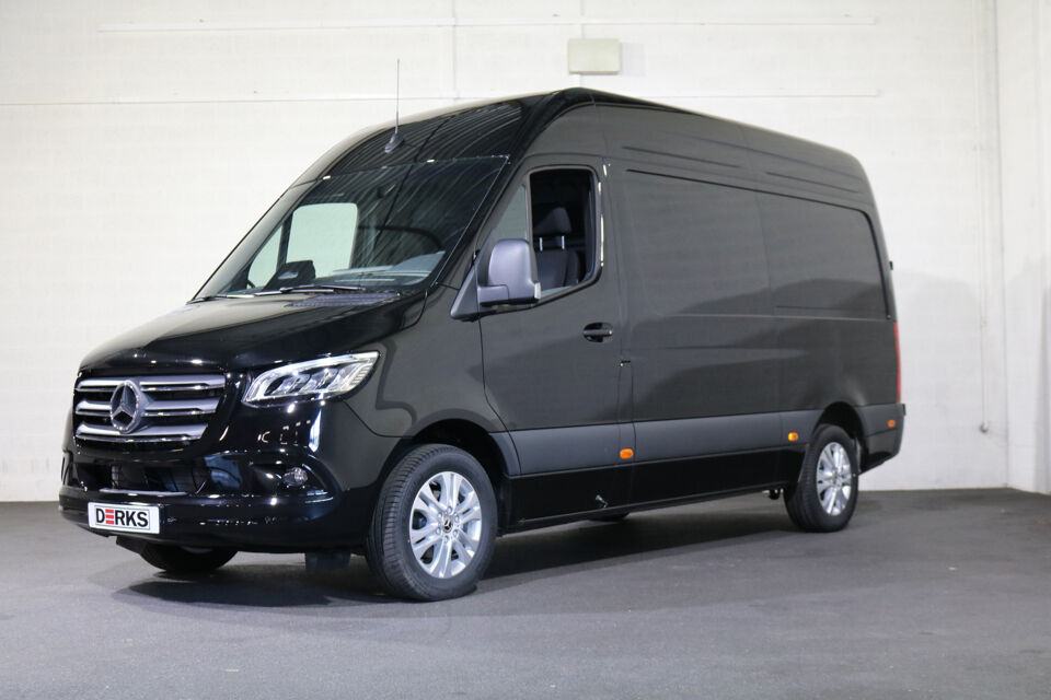 Mercedes-Benz Sprinter 319 CDI L2 H2 Airco Navigatie 3.5T Trekhaak 360 Graden Camera Adapt. Cruise