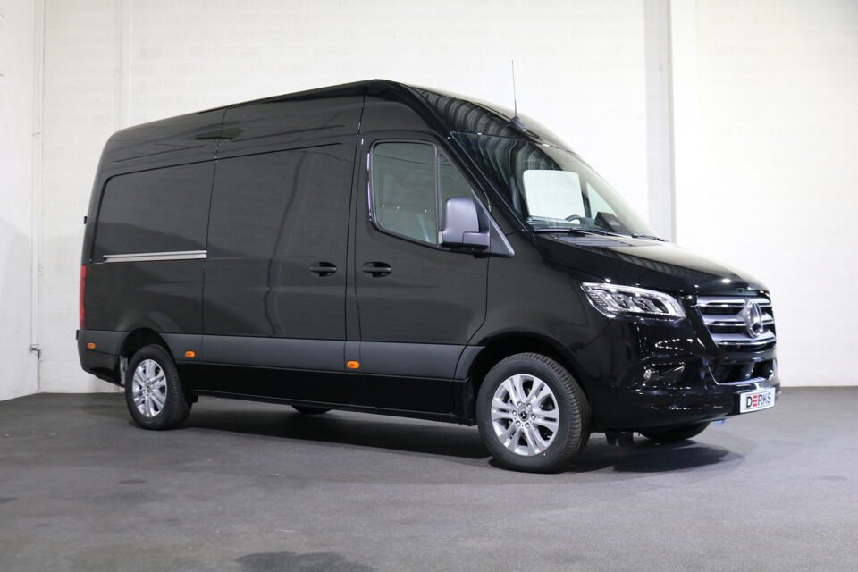 Mercedes-Benz Sprinter 319 CDI L2 H2 Airco Navigatie 3.5T Trekhaak 360 Graden Camera Adapt. Cruise
