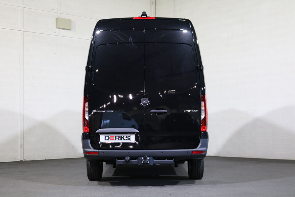 Mercedes-Benz Sprinter 319 CDI L2 H2 Airco Navigatie 3.5T Trekhaak 360 Graden Camera Adapt. Cruise