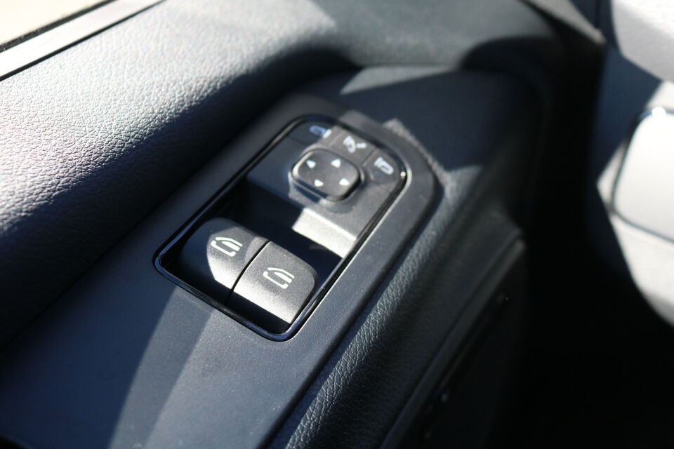 Mercedes-Benz Sprinter 319 CDI L2 H2 Airco Navigatie 3.5T Trekhaak 360 Graden Camera Adapt. Cruise