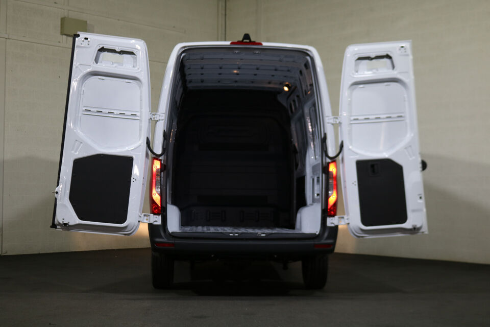 Mercedes-Benz Sprinter 317 CDI L2 H2 Airco Mbux Camera